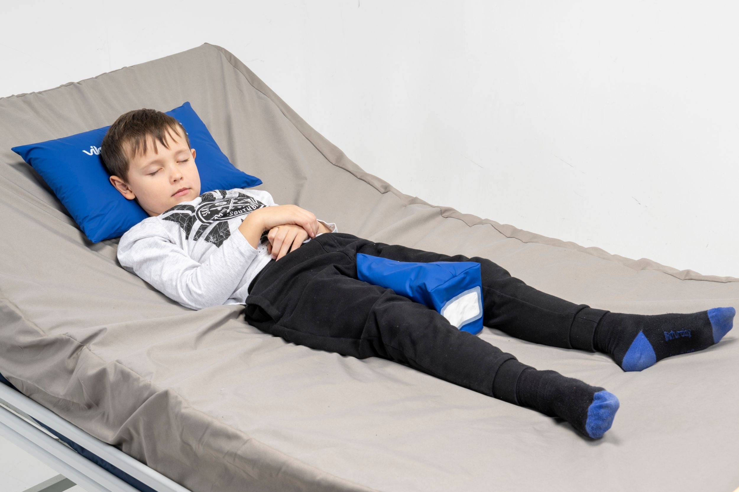 PP8047 - PosiPerle Abduction Wedge Cushion, XS 21x12x15cm