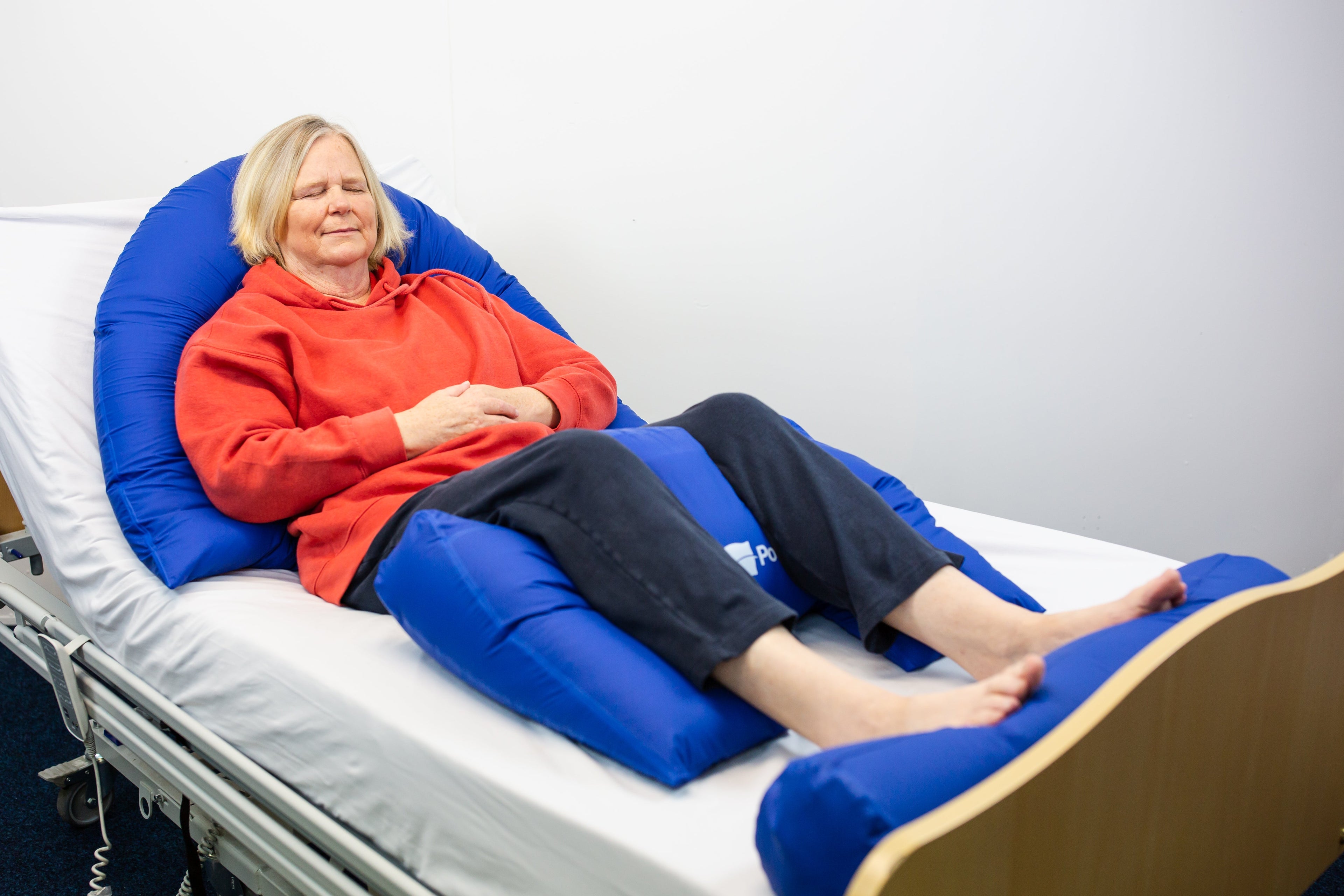 PP8012 - PosiPerle Half-Moon Cushion Large 180dia x30cm